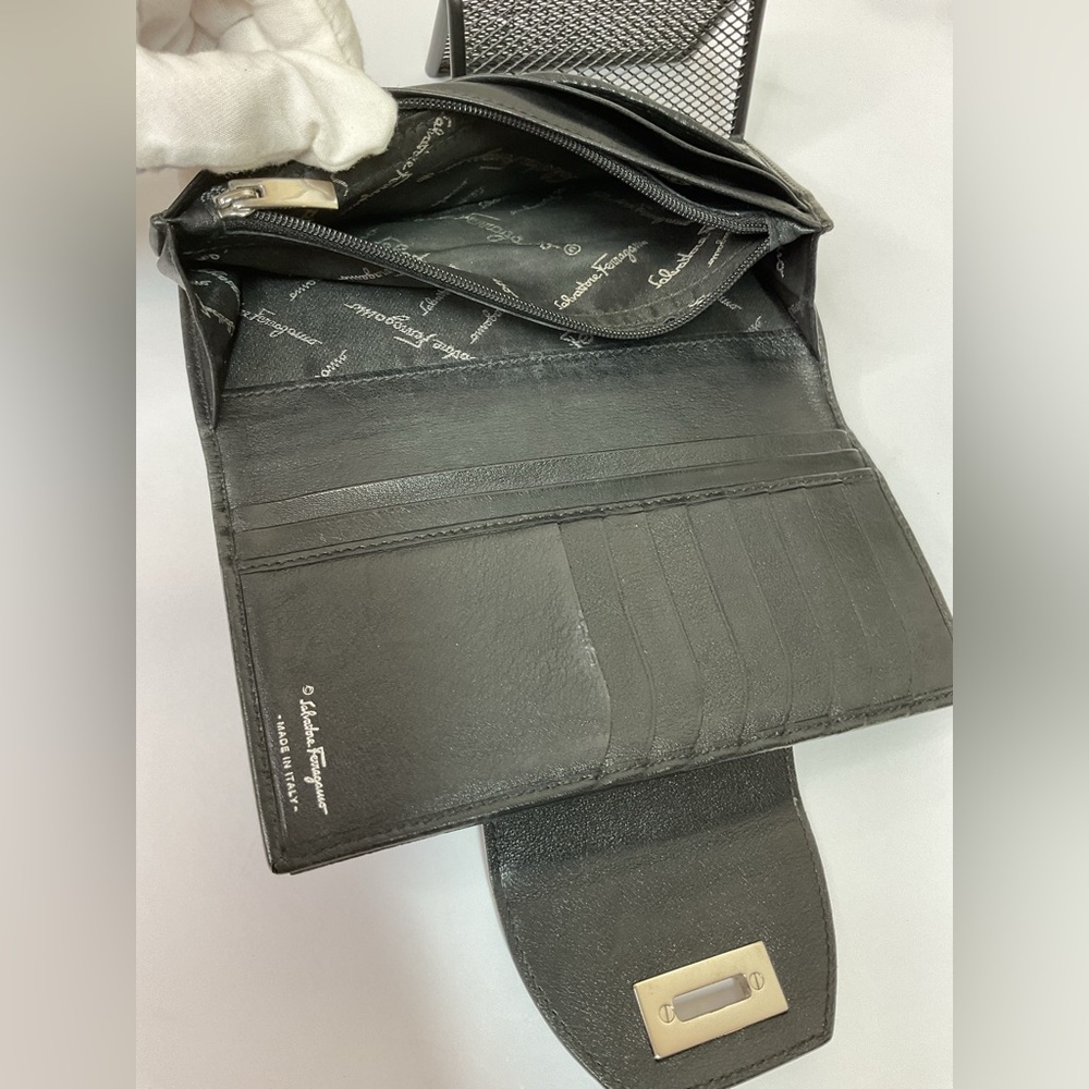 Salvatore Ferragamo Black Embossed Authentic Wallet - Picture 9 of 10